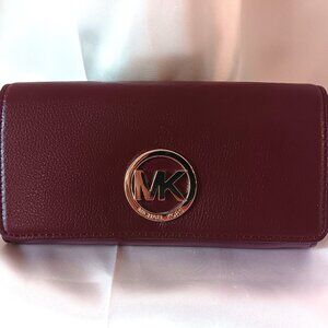 NWOT ~ GORGEOUS MICHAEL KORS FULTON LARGE MAROON LEATHER CLUTCH WALLET